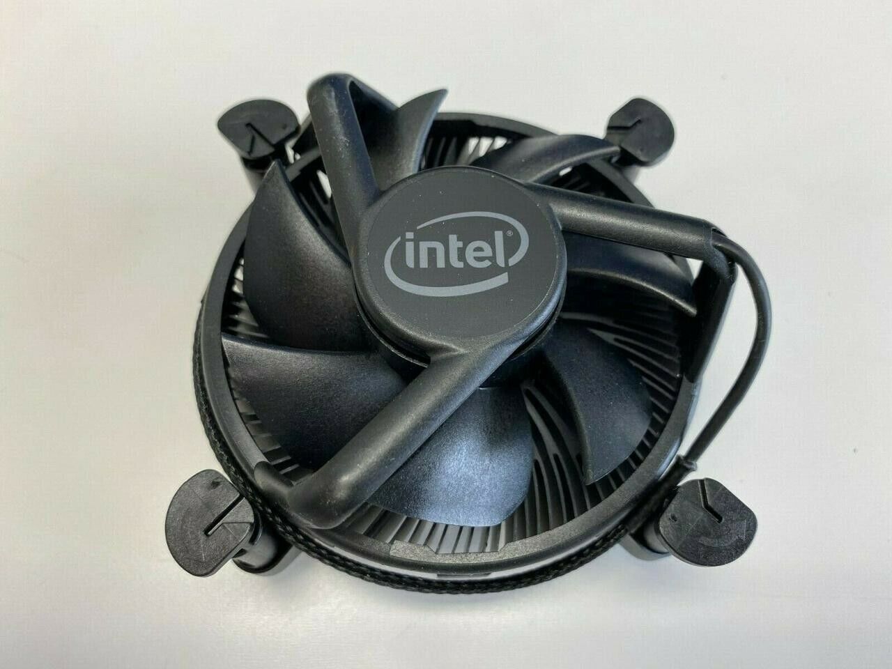 Штатный кулер. Кулер Intel e97378-001. Lga1200 Fan. Боксовый кулер Intel 1200. Intel k69237-001.